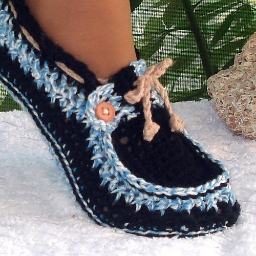 DIY Crochet Adult Button Loafer Pattern www.FabArtDIY.com