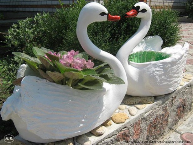 DIY plastic Bottle swan planter Tutorial 