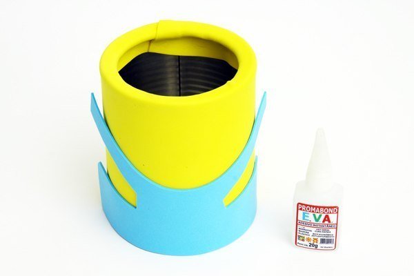 DIY EVA Minion Pencil Organizer from Can