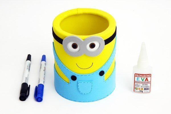 DIY EVA Minion Pencil Organizer from Can