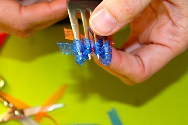 DIY Perfect Double Ribbon Bow Tie with Forks