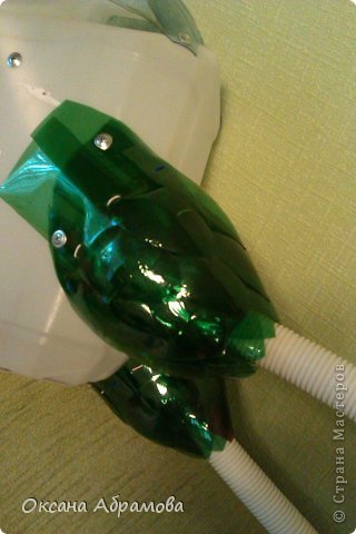 DIY-Beautiful-Cock-from-Recycled-Plastic-Bottles04.jpg