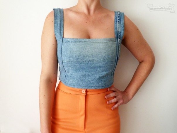 DIY-Sexy-Crop-Top-from-Old-Jean01.jpg