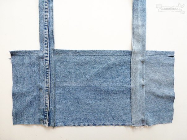 DIY-Sexy-Crop-Top-from-Old-Jean05.jpg