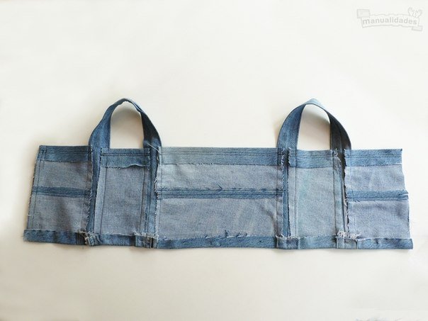 DIY-Sexy-Crop-Top-from-Old-Jean06.jpg