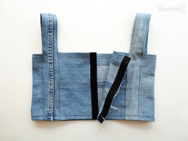 DIY-Sexy-Crop-Top-from-Old-Jean07.jpg