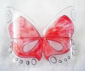 Beautiful-butterfly-from-plastic-bottle04.jpg