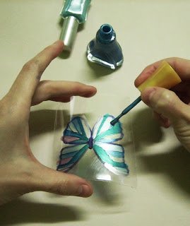 Butterfly-Made-with-Plastic-Bottles-08.jpg