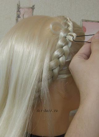 DIY-Beautiful-Braided-Butterfly-Hairstyle07.jpg