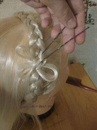 DIY-Beautiful-Braided-Butterfly-Hairstyle09.jpg