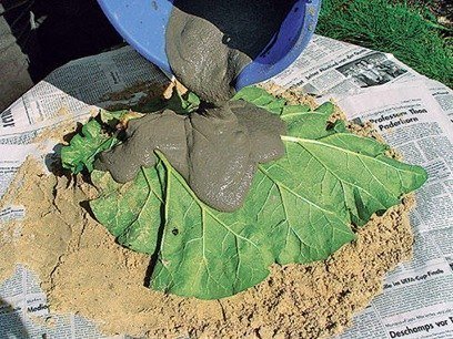 DIY-Sand-Cast-Birdbath-in-Leaf-Shape05.jpg