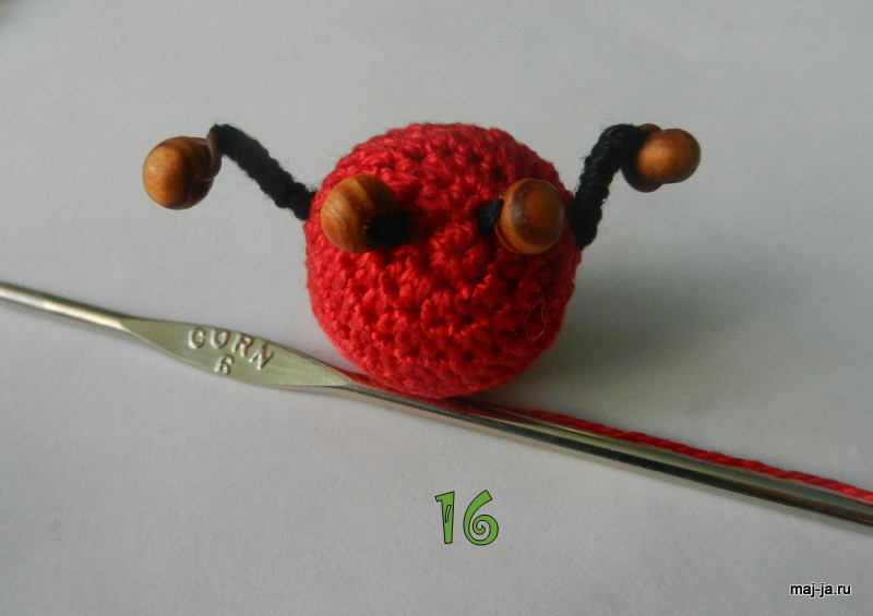 Knitted-toy-caterpillar18.jpg