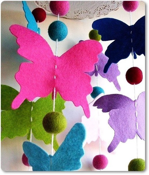 colorful-felt-butterfly-mobile02.jpg