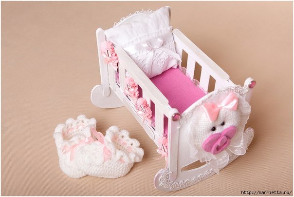 doll-crib-from-cardbard-and-popsicle-stick01.jpg