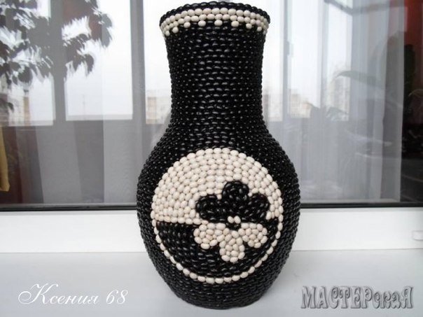 Floral-bean-decorated-Vase01.jpg