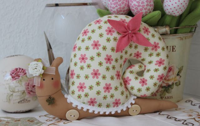 DIY Cute Fabric Snail Pillow Free Sewing Pattern - Template Download
