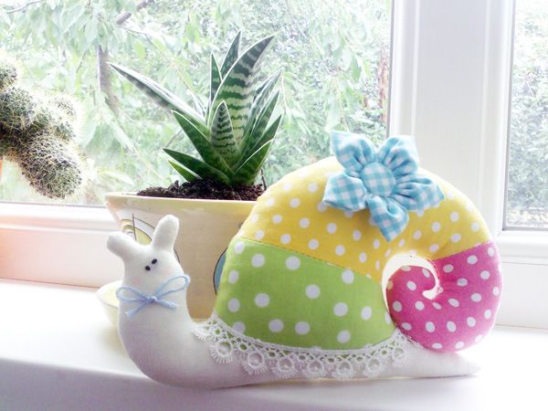 DIY Cute Fabric Snail Pillow Free Sewing Pattern - Template Download