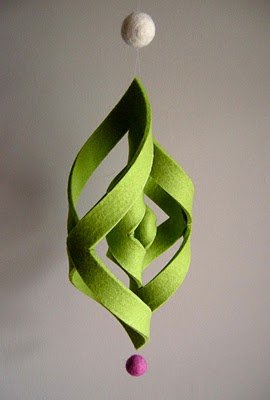 felt-orgee-ornament01.jpg