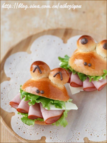 How to Make Mini Frog Sandwich With Ham and Cheese
