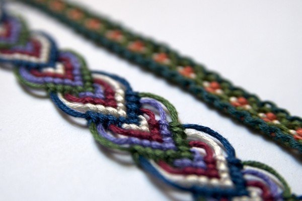 DIY Macrame Leaf Friendship Bracelets (Video)