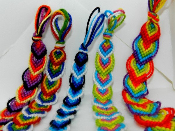 DIY Macrame Leaf Friendship Bracelets (Video)