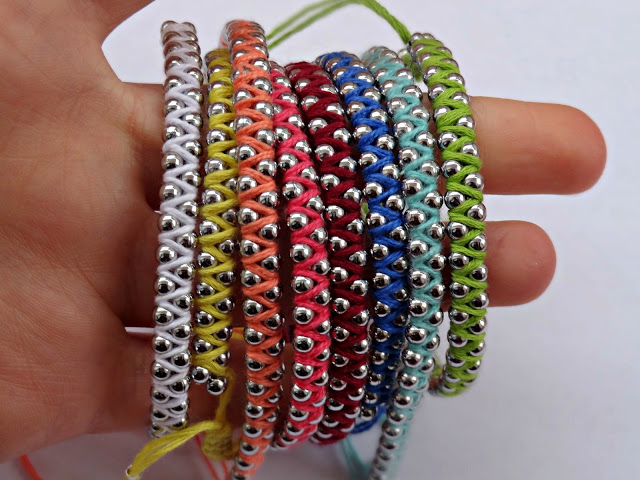 DIY-Rainbow-Friendship-Bracelet00.jpg