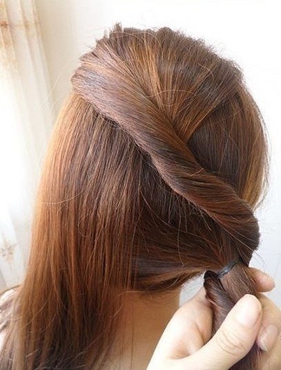 easy-twist-side-ponytail-hairstyle04.jpg