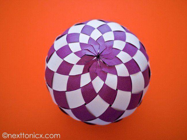 pretty-woven-paper-bauble05.jpg