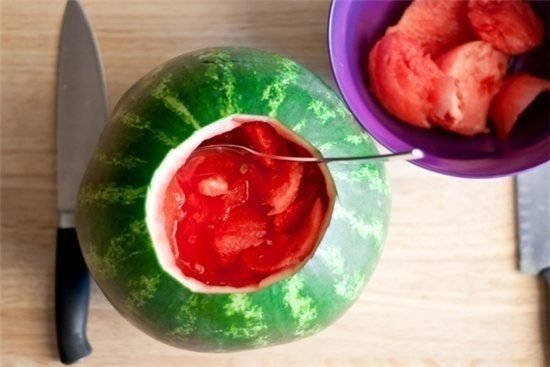watermelon-cocktail-dispenser04.jpg