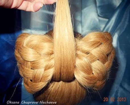 DIY-Braided-Big-Bow-Hairstyle07.jpg