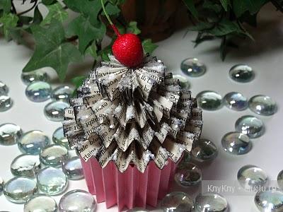 DIY-Cute-paper-cupcake-Ornament02.jpg