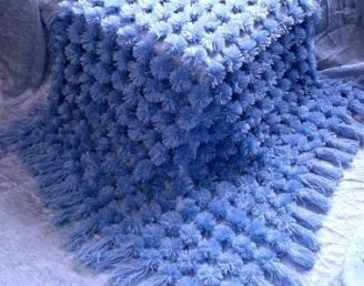 How to DIY Easy and Fun Pom Pom Blanket