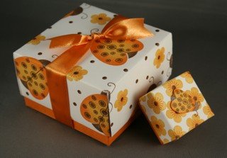 DIY-Paper-origami-gift-box01.jpg