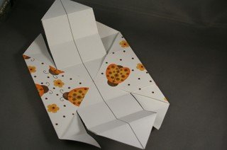 DIY-Paper-origami-gift-box08.jpg