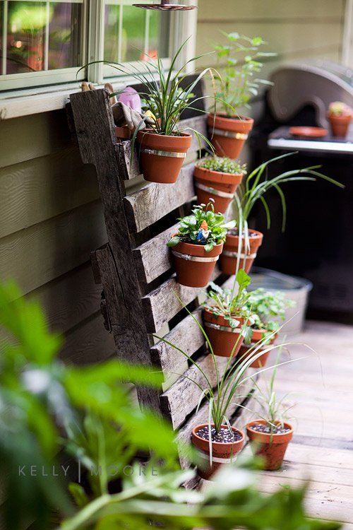 34 DIY Projects You Need To Make This Spring8 - Lovely pallet planter