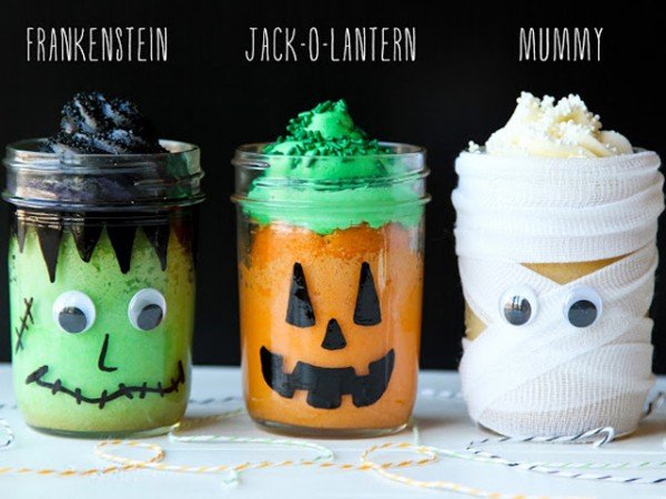 22 Wicked Ways To Use Mason Jars This Halloween