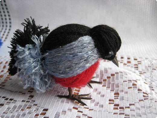 How to DIY Cute Yarn Birdie tutorial and video instruction