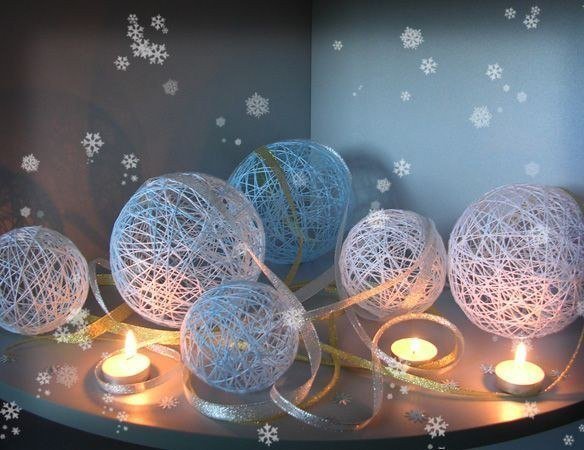 Christmas-balls-with-thread1.jpg