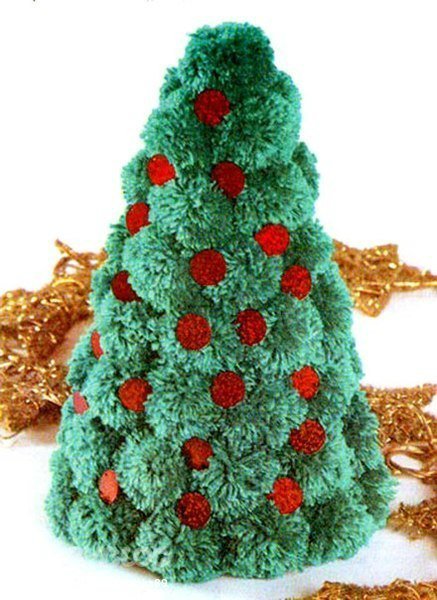 How to DIY Simple Pom Pom Christmas Tree Tutorial