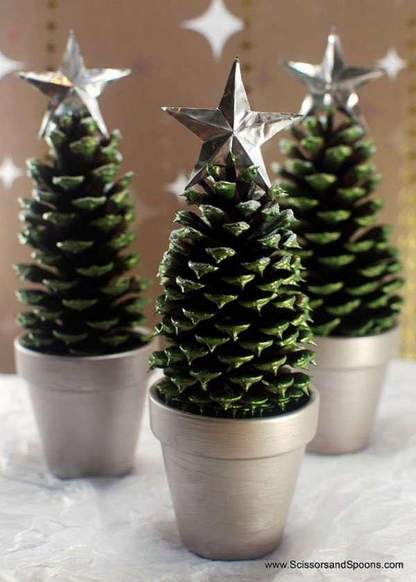 How to DIY Pine Cone Christmas Trees