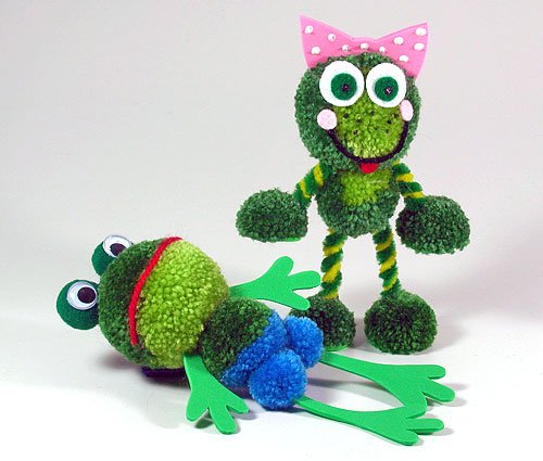 Fab Design on Yarn Pom Pom Animal Figures - Pom Pom Frog