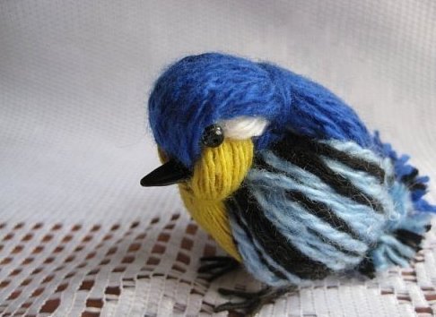 How to DIY Cute Yarn Birdie tutorial and video instruction