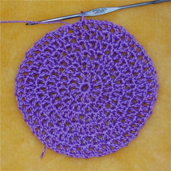 crochet-girls-vintage-hat-with-rose04.jpg