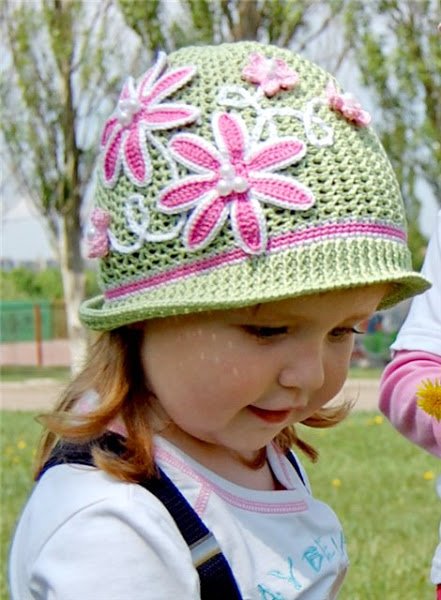 crochet-girls-vintage-hat-with-rose2.jpg