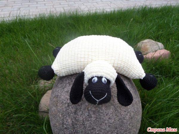 DIY Adorable Crochet Lamb (Sheep) Pillow Free Pattern