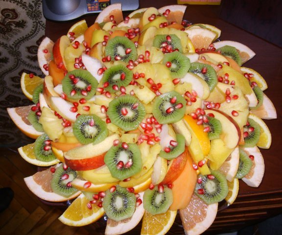 DIY-Festive-Fruit-Platter-for-Christmas-and-Holiday1.jpg