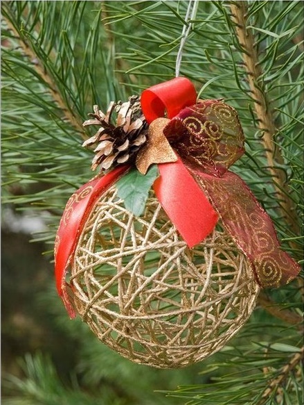 DIY-Festive-String-Ball-Basket3.jpg