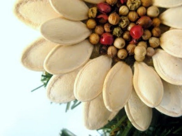 DIY-Pumpkin-Seed-Flower-Christmas-Ornament6.jpg