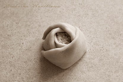 How-to-DIY-Rose-Bud-Bread7.jpg