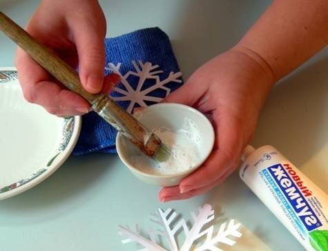 DIY Washable Snowflake Prints on Windows